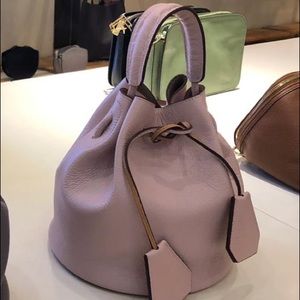 Meet your Posher, Tia